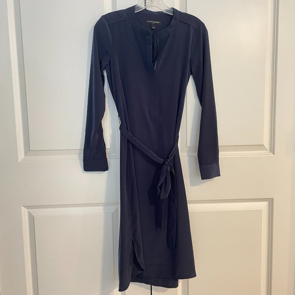 NWOT Banana Republic Long-Sleeved Belted Midi Shirt Dress (Size 0, Navy Blue)